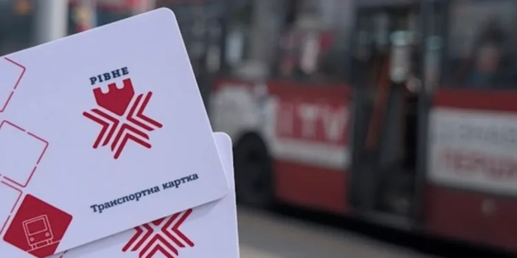 Рівняни вимагають повернути готівку в транспорті: петиція вже набрала потрібну кількість голосів