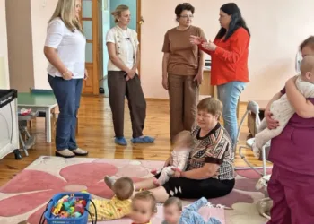 Немовлят з Миколаєва перевезли до Рівного: як їх виходжують у центрі реабілітації
