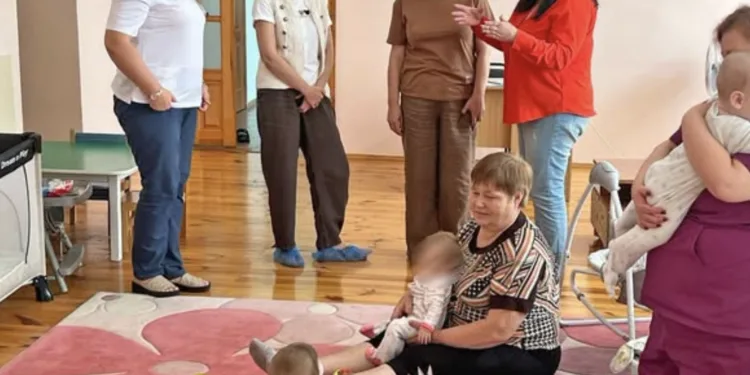 Немовлят з Миколаєва перевезли до Рівного: як їх виходжують у центрі реабілітації