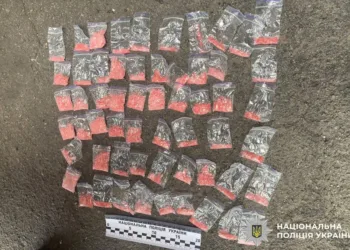 У Рівному затримали наркодилерку з величезною партією "товару"