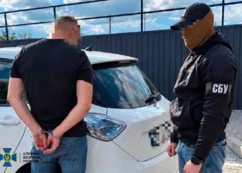 На Рівненщині правоохоронці зупинили оборудку з фіктивним працевлаштуванням для ухиляння від мобілізації