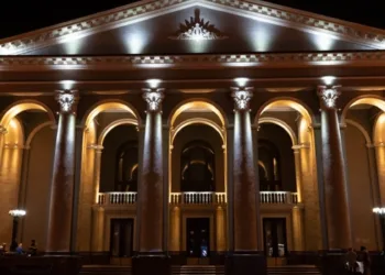 Рівненський драмтеатр покаже прем'єру "Кайдашевої сім'ї": відомі дати та особливості постановки