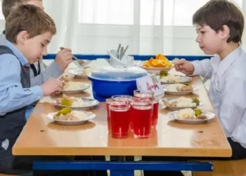 Скандал довкола шкільного харчування в Рівному: компанія припиняє обслуговування закладів