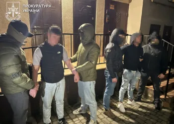 На Рівненщині перед судом постануть п'ятеро чоловіків, які організували незаконне переправлення військовозобов'язаних за 21 тисячу доларів